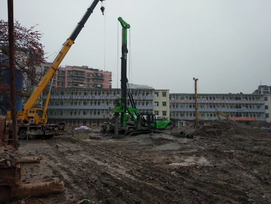 Машина для сбора грузов с пилотным давлением 3,9 МПа мощностью 94,3 тонны и максимальным крутящим моментом 150 КН.м для буровой базы